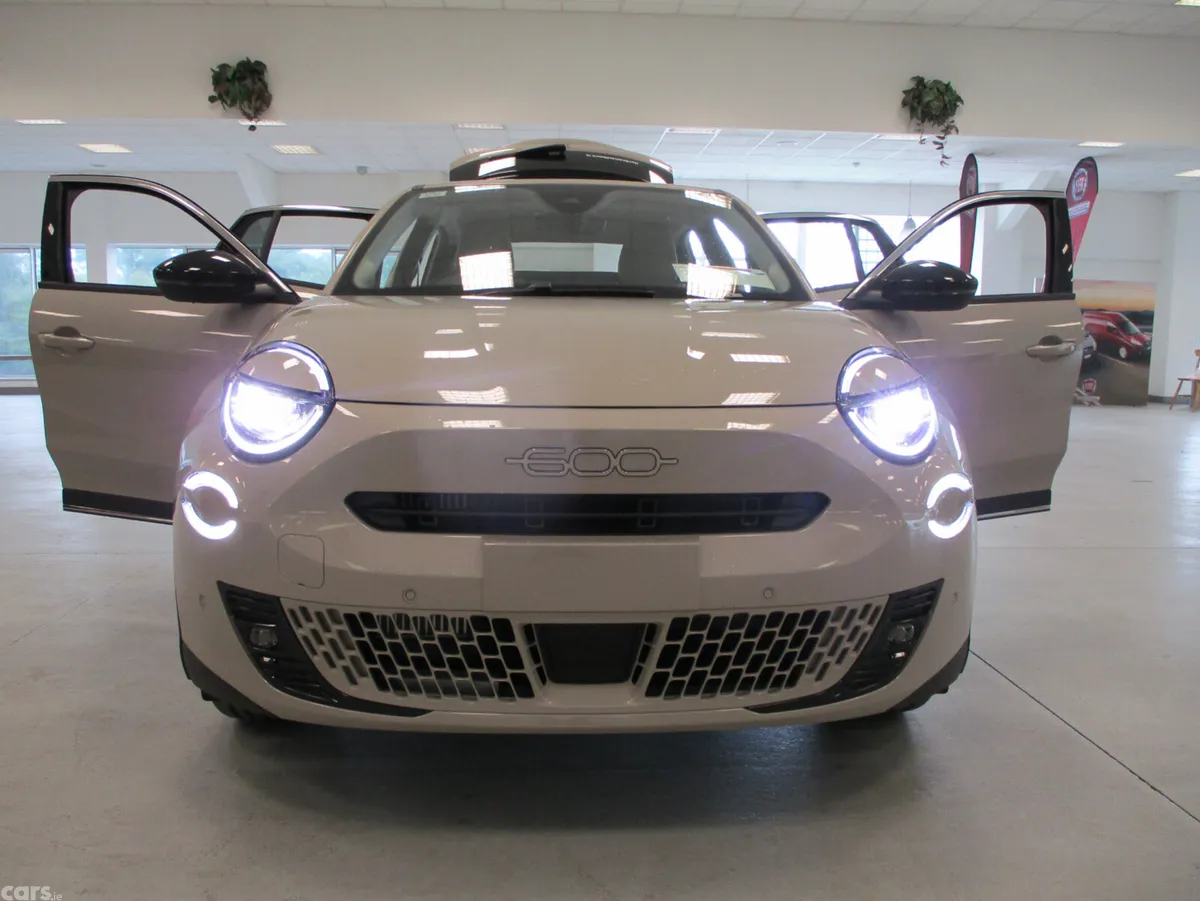 Fiat 600 SUV, Petrol Hybrid, 2026, Beige