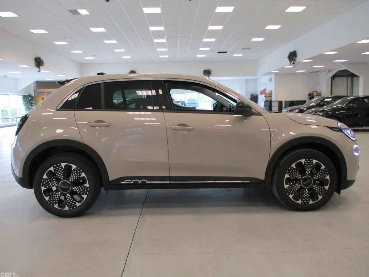 Fiat 600 SUV, Petrol Hybrid, 2026, Beige