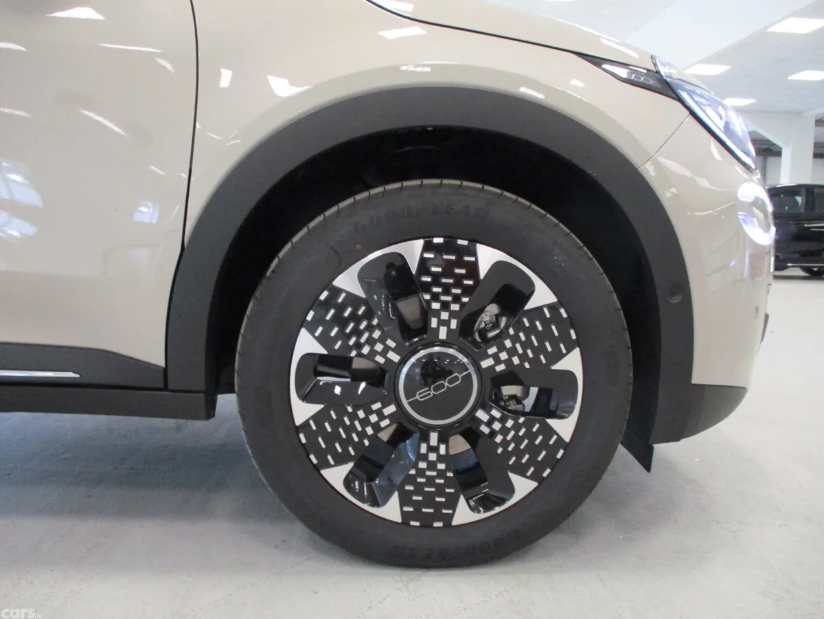 Fiat 600 SUV, Petrol Hybrid, 2026, Beige