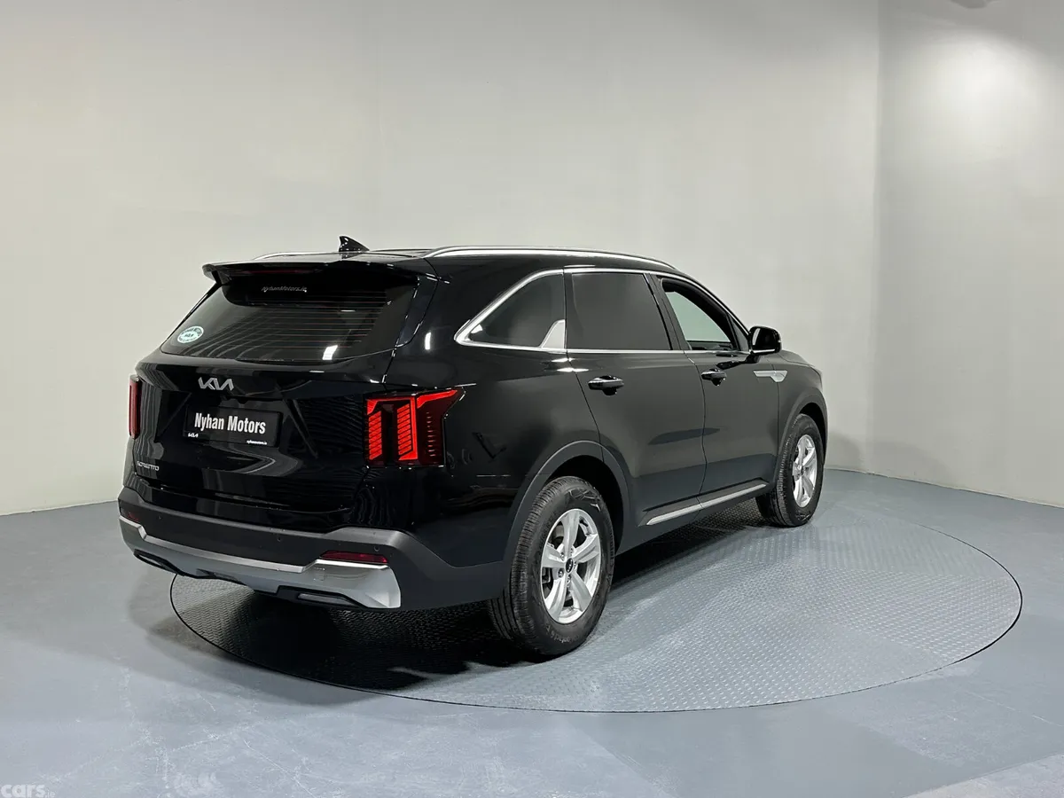 Kia Sorento Van, Diesel, 2026, Black
