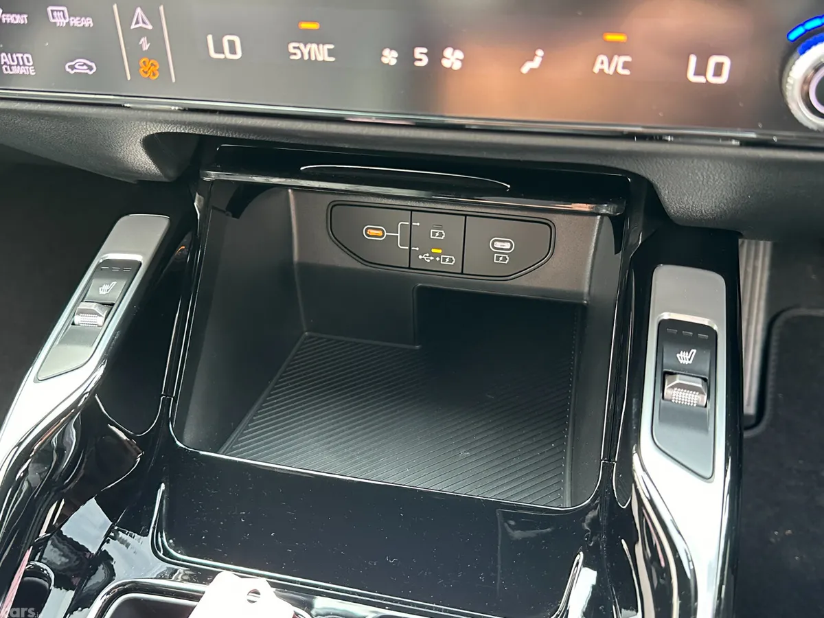 Kia Sorento Van, Diesel, 2026, Black