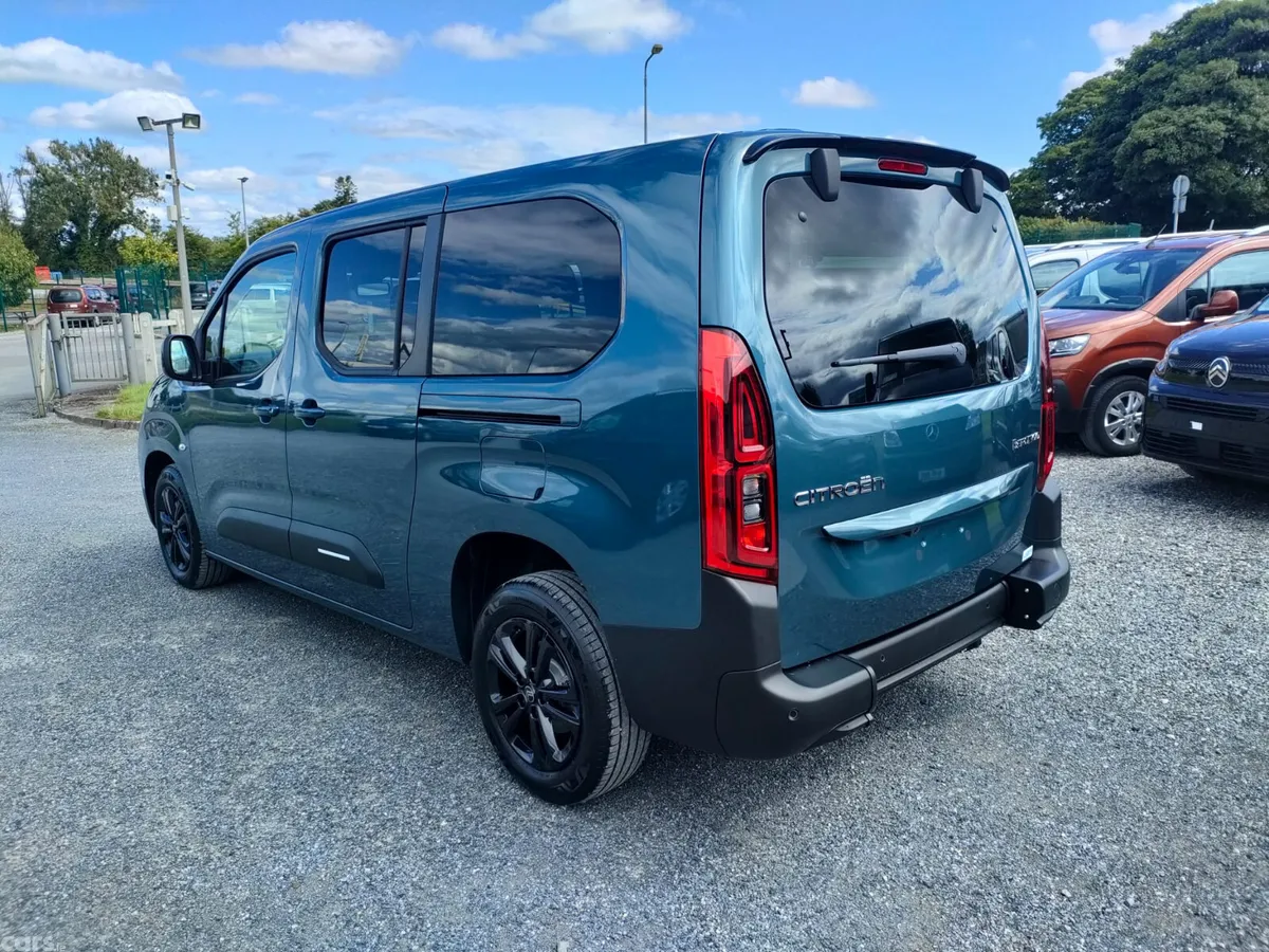 Citroen Berlingo Multispace MPV, Diesel, 2027, Blue