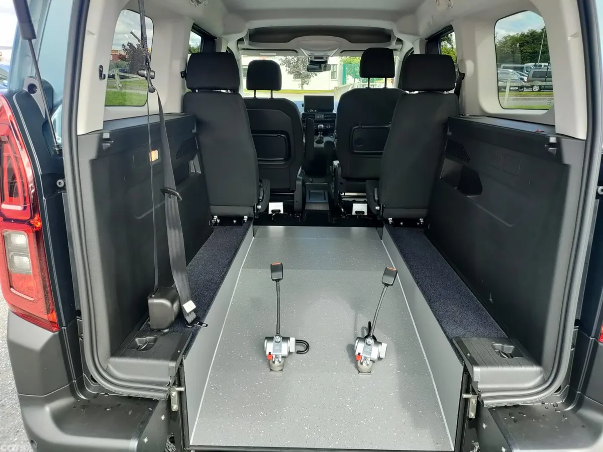 Citroen Berlingo Multispace MPV, Diesel, 2027, Blue