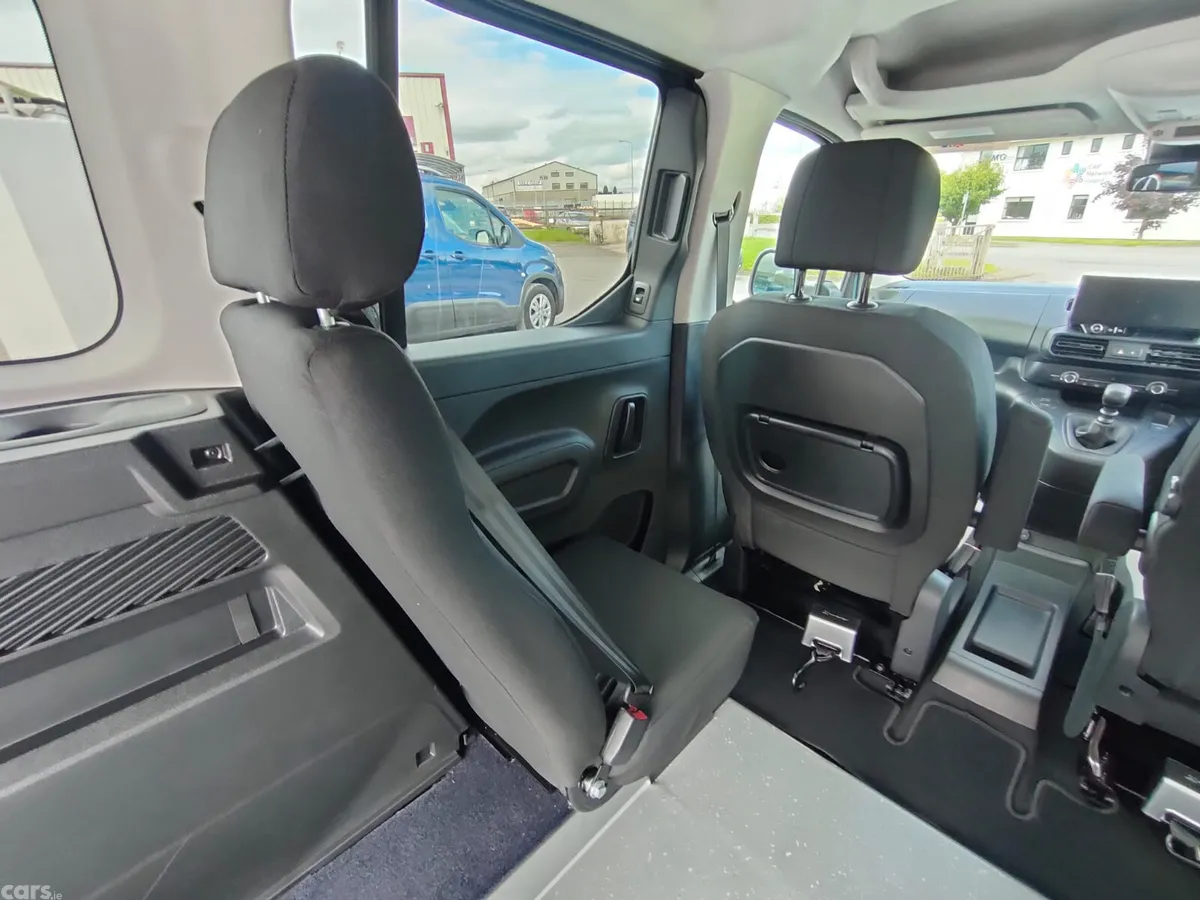 Citroen Berlingo Multispace MPV, Diesel, 2027, Blue