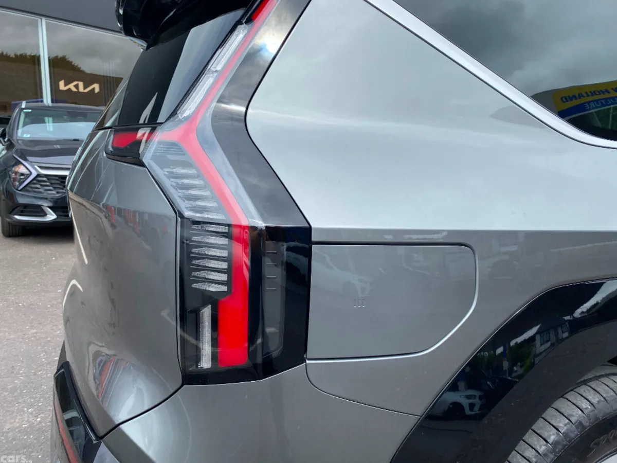 Kia EV9 SUV, Electric, 2026, Grey