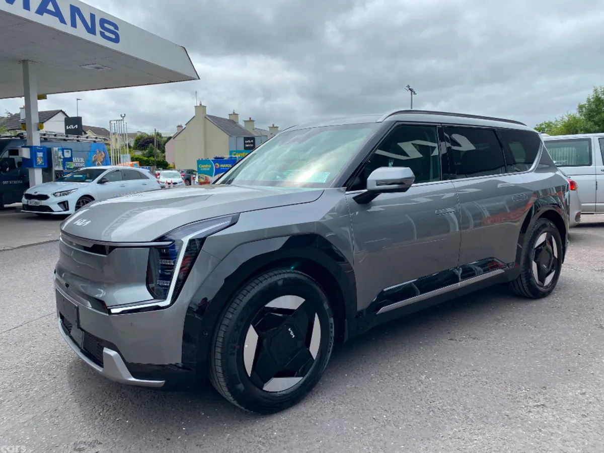 Kia EV9 SUV, Electric, 2026, Grey