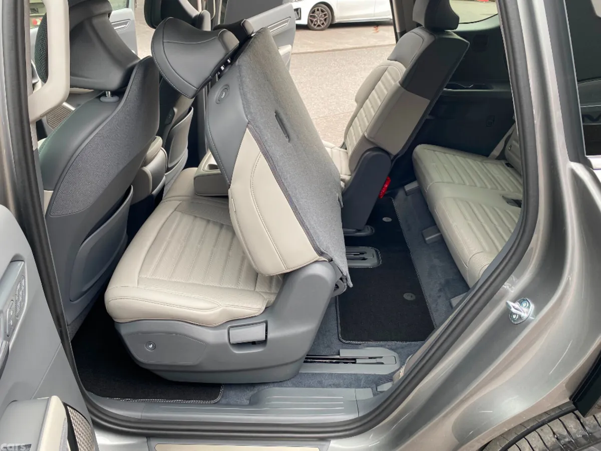 Kia EV9 SUV, Electric, 2026, Grey