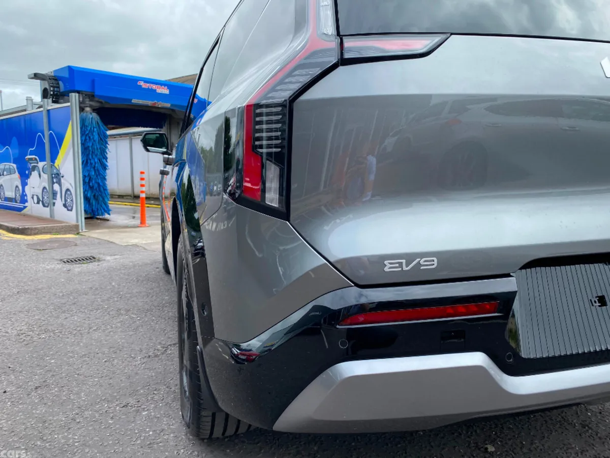 Kia EV9 SUV, Electric, 2026, Grey