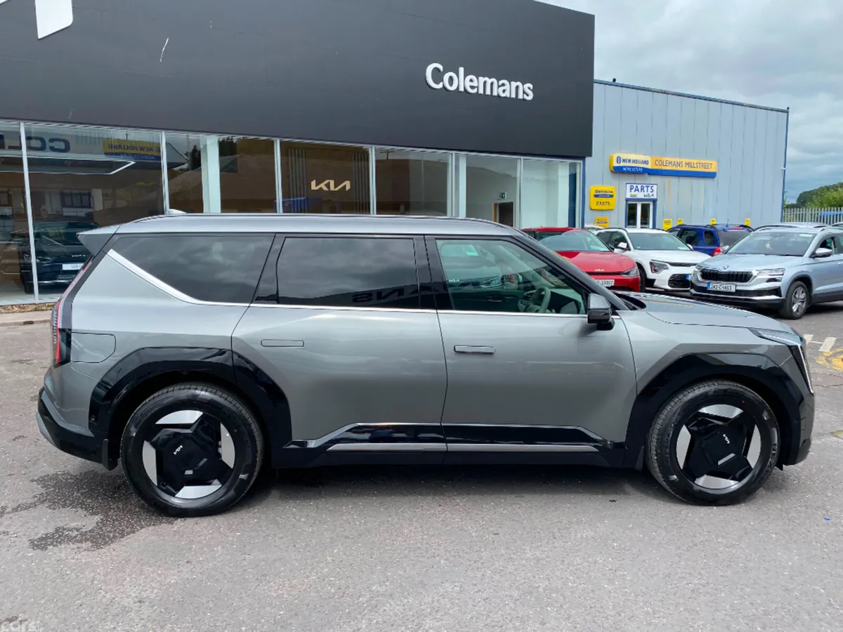 Kia EV9 SUV, Electric, 2026, Grey
