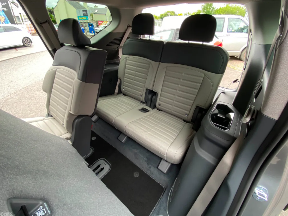 Kia EV9 SUV, Electric, 2026, Grey