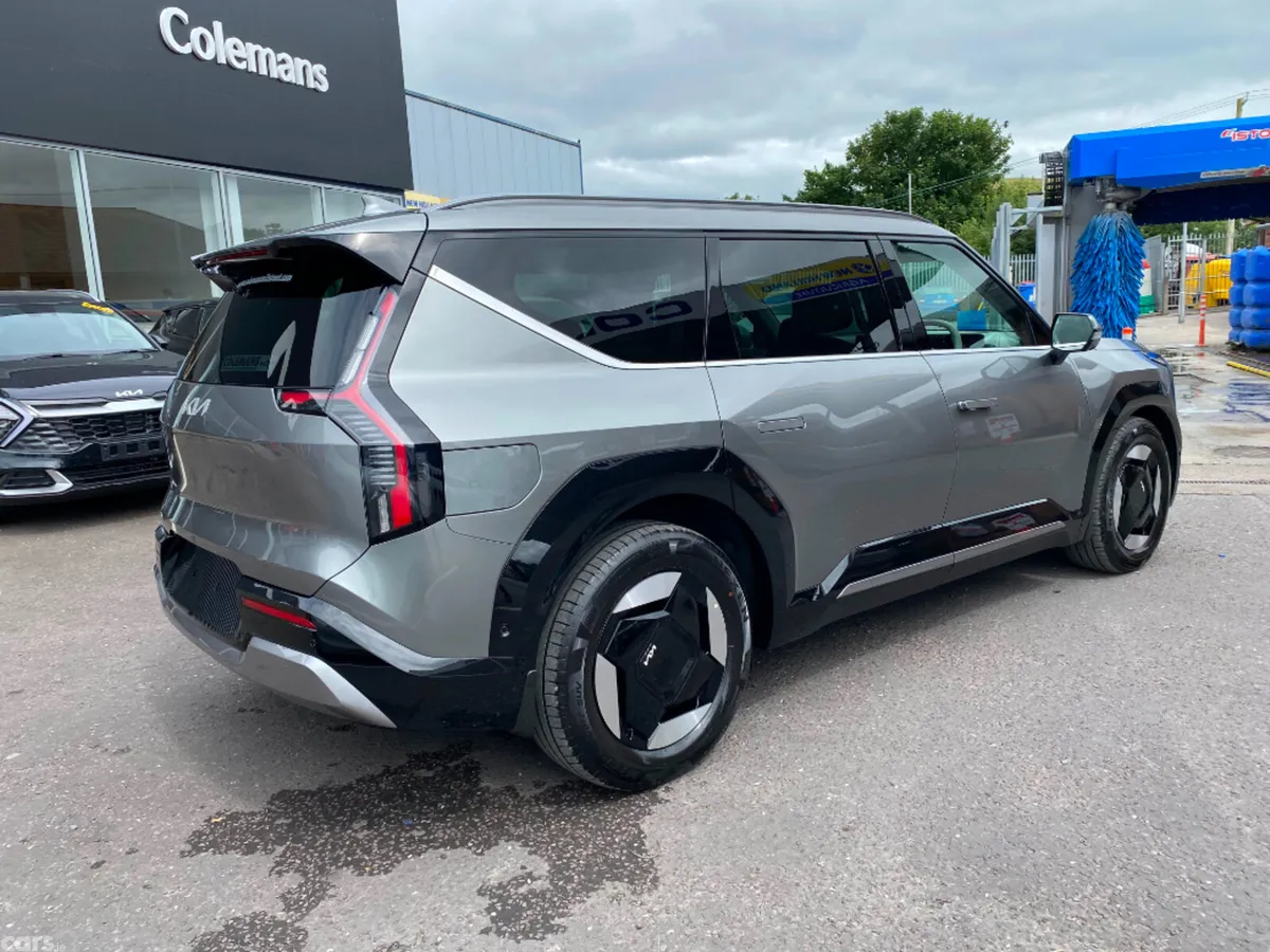 Kia EV9 SUV, Electric, 2026, Grey