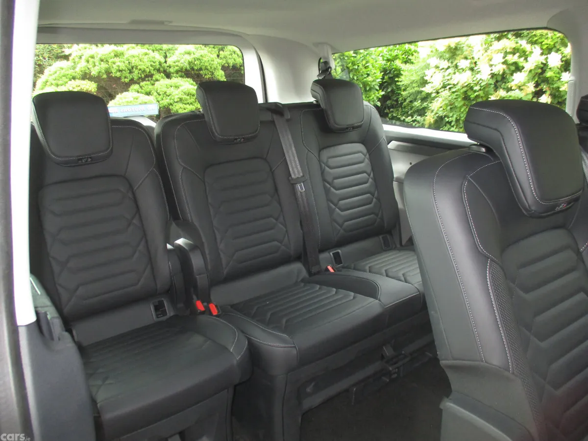 Ford Other MPV, Diesel, 2026, Grey
