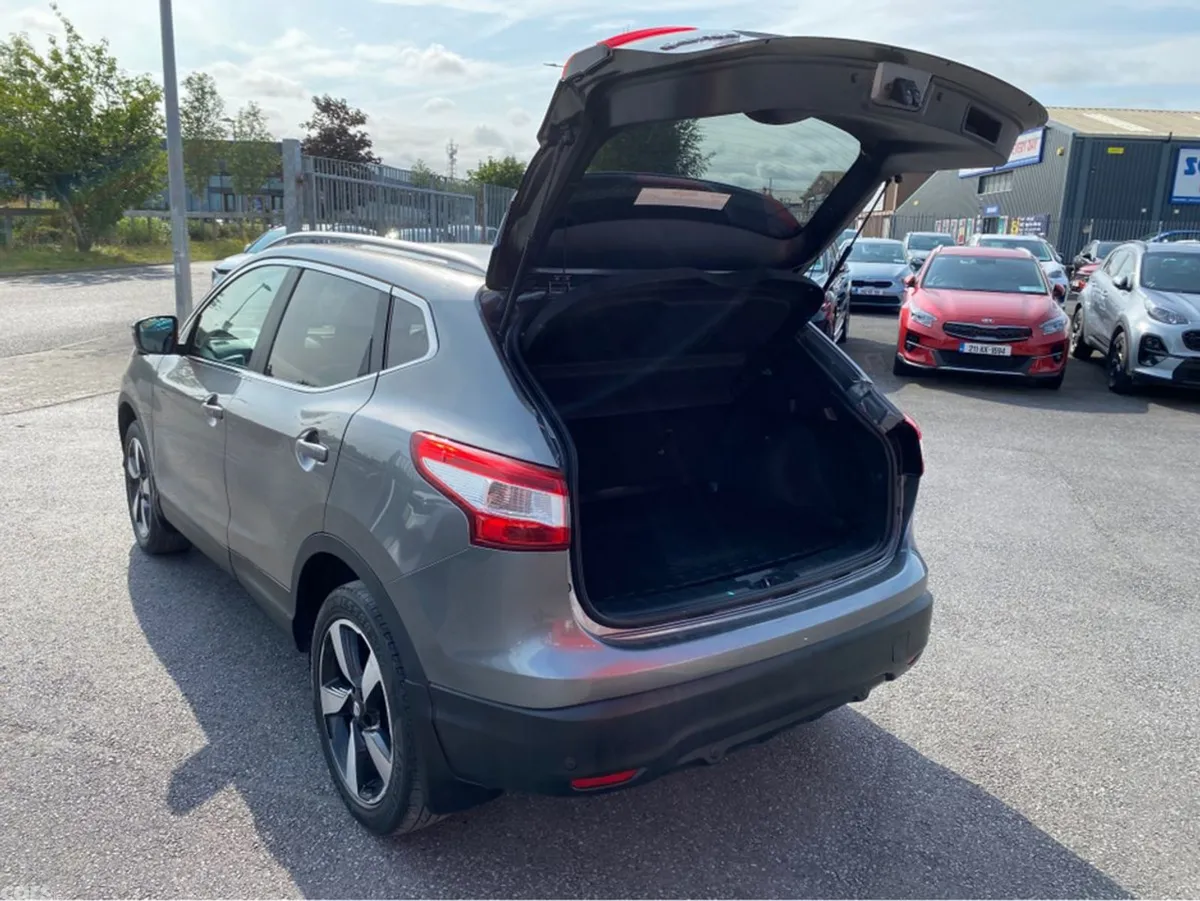 Nissan Qashqai MPV, Diesel, 2017, Grey
