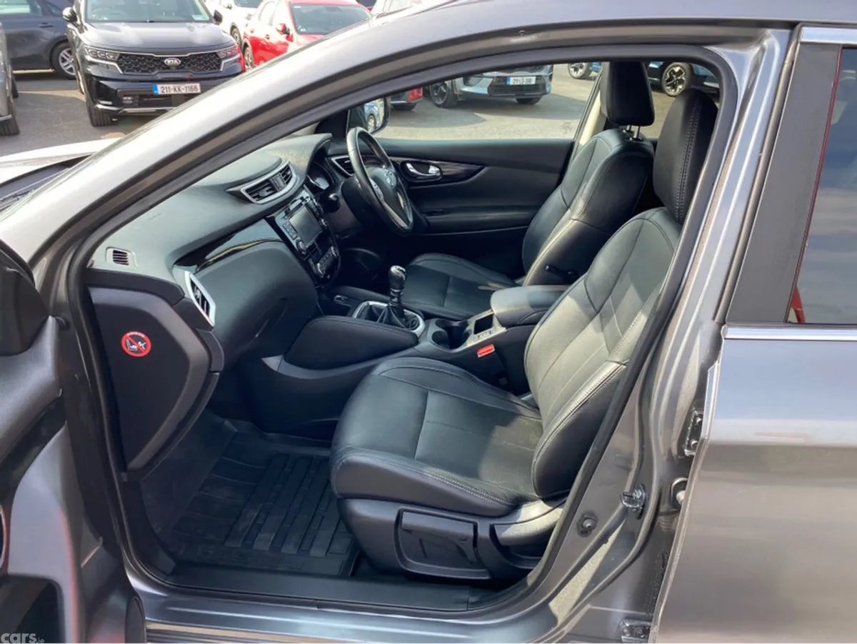 Nissan Qashqai MPV, Diesel, 2017, Grey