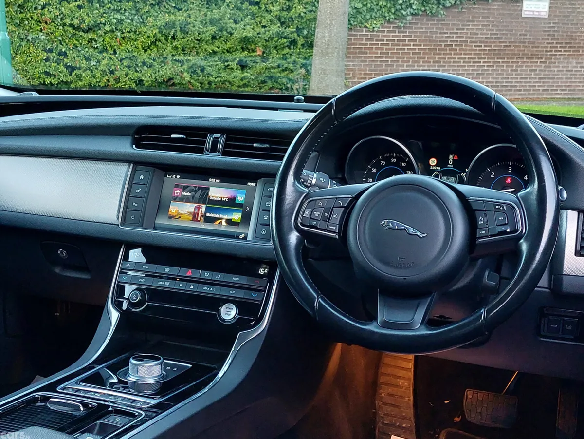 Jaguar XF Saloon, Diesel, 2015, Blue