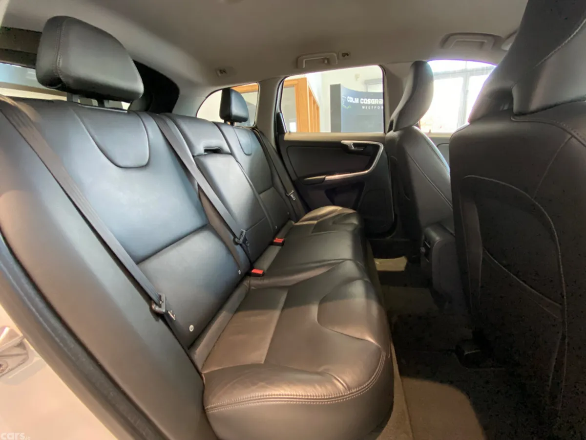Volvo XC60 SUV, Diesel, 2016, White
