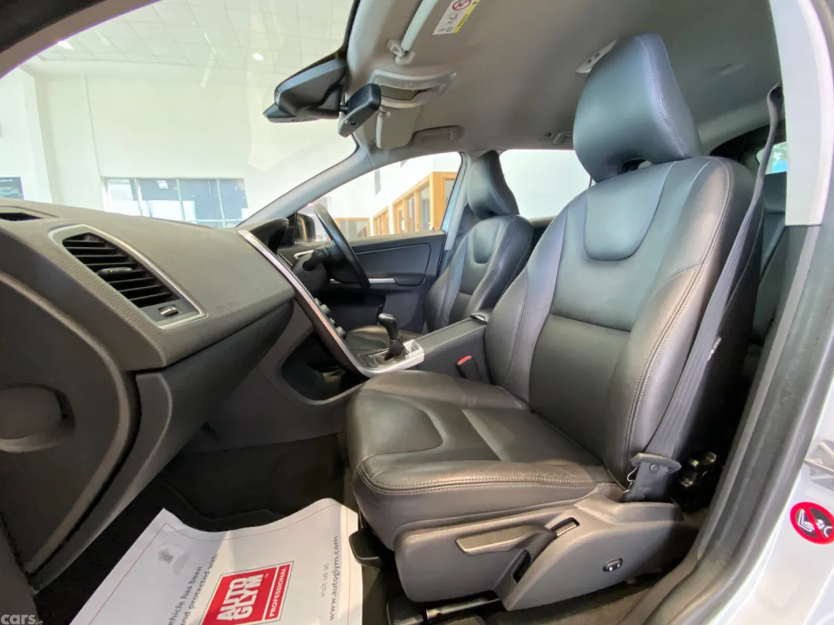 Volvo XC60 SUV, Diesel, 2016, White