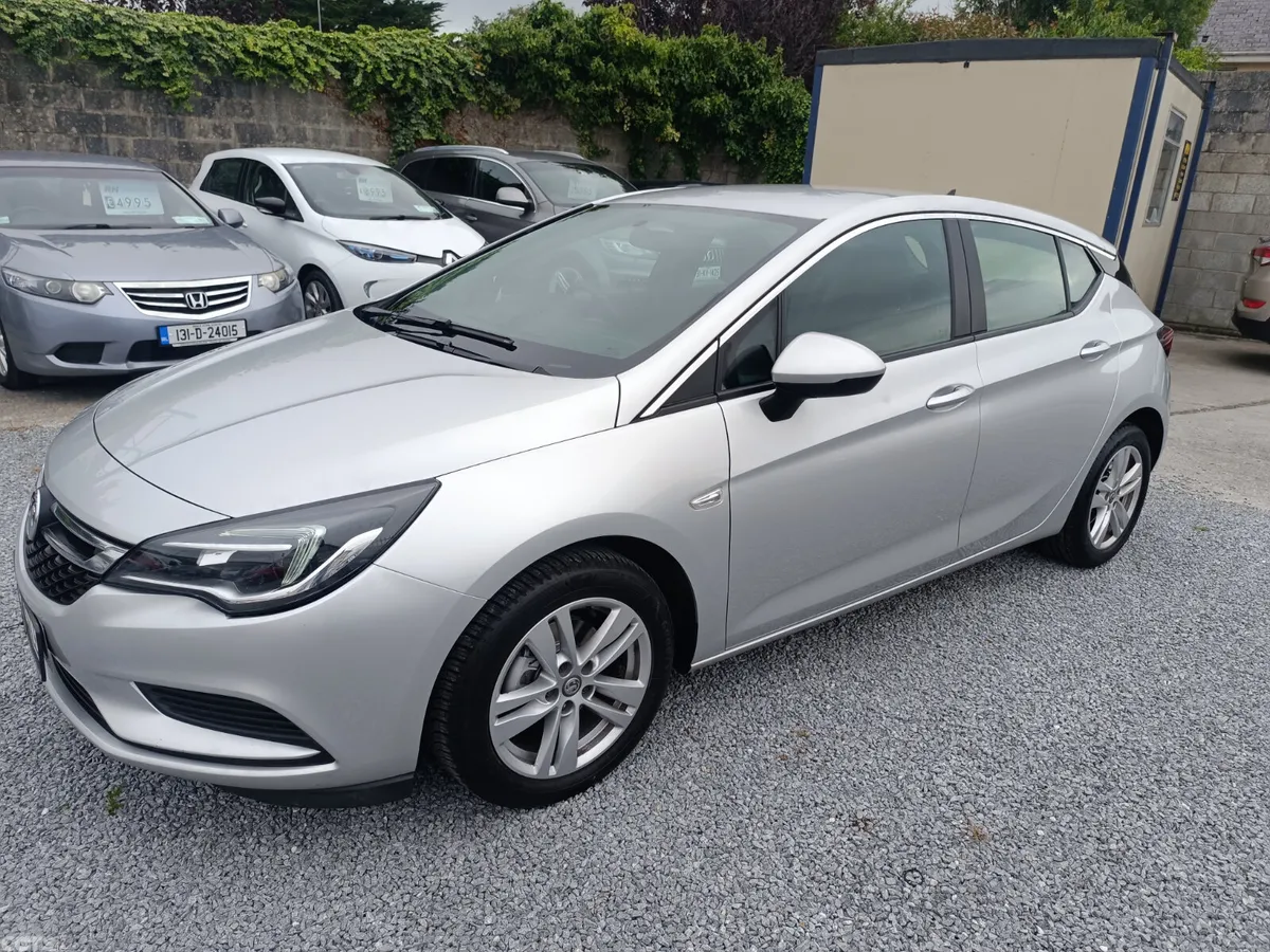 Vauxhall Astra Hatchback, Diesel, 2017, Silver