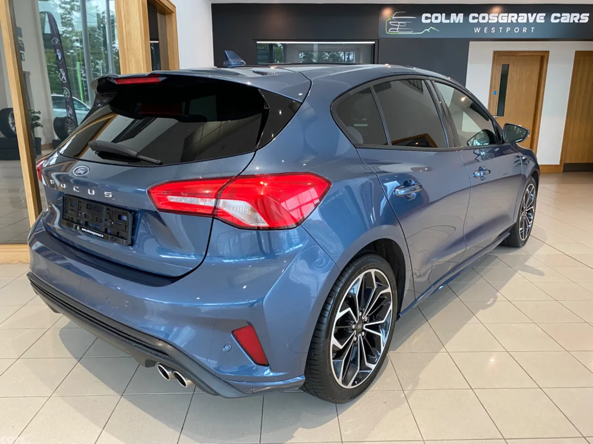 Ford Focus Hatchback, Diesel, 2021, Blue