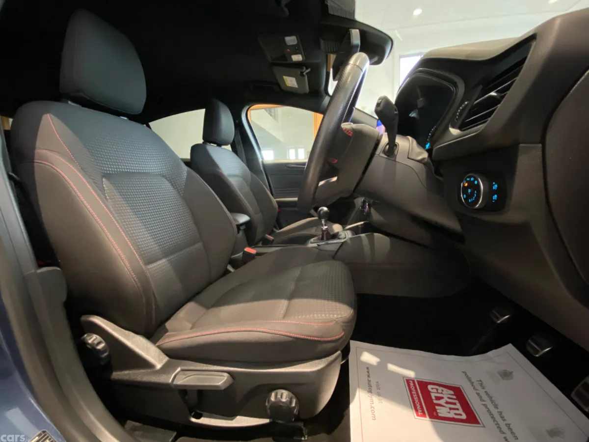 Ford Focus Hatchback, Diesel, 2021, Blue