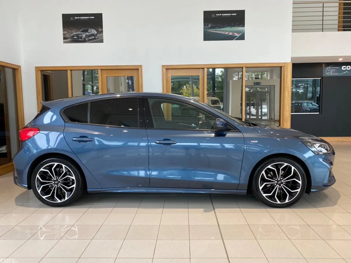 Ford Focus Hatchback, Diesel, 2021, Blue