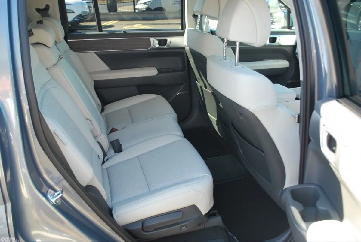 Hyundai Santa Fe SUV, Petrol Plug-in Hybrid, 2026, Blue