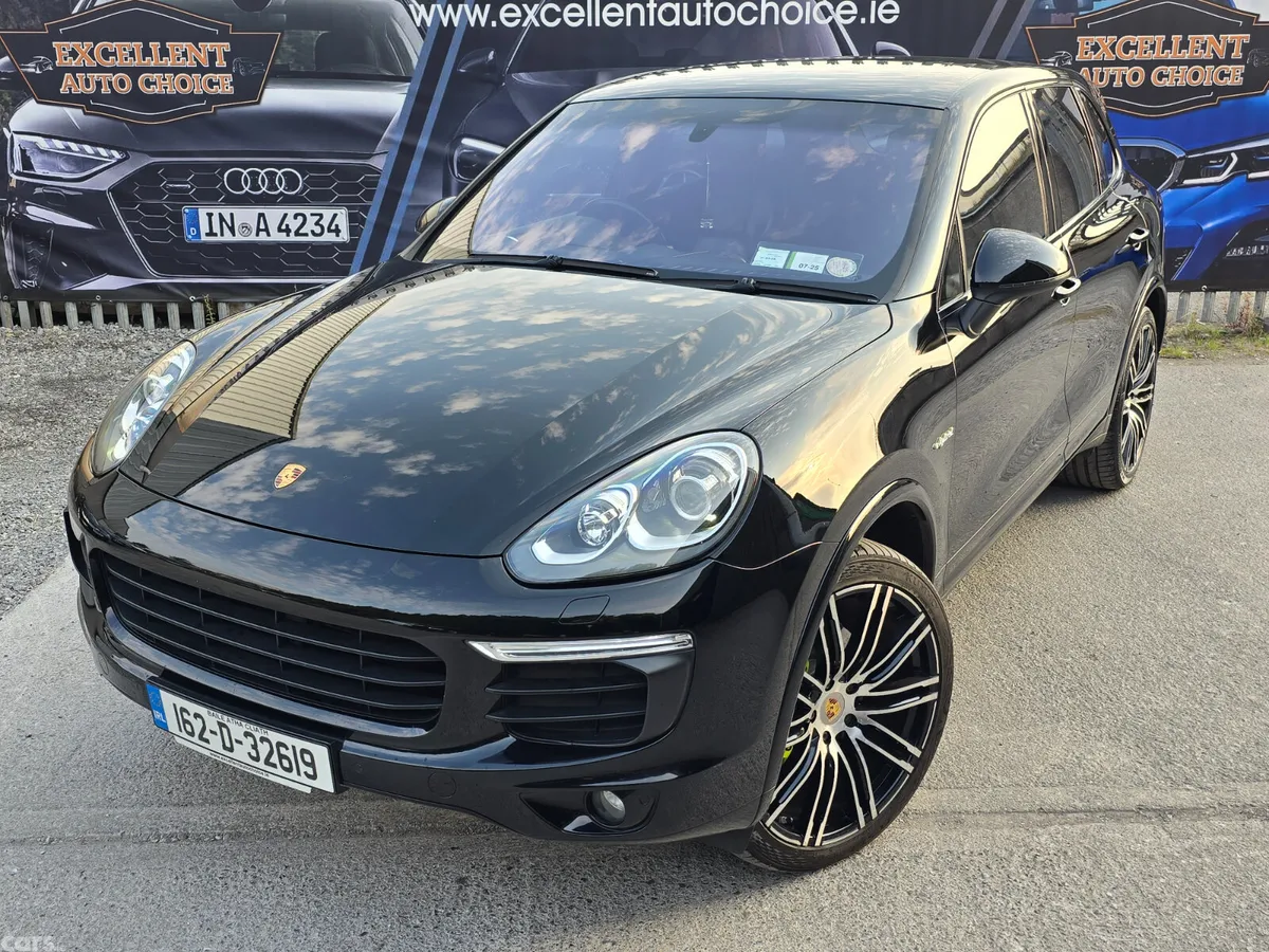 Porsche Cayenne SUV, Petrol Plug-in Hybrid, 2016, Black