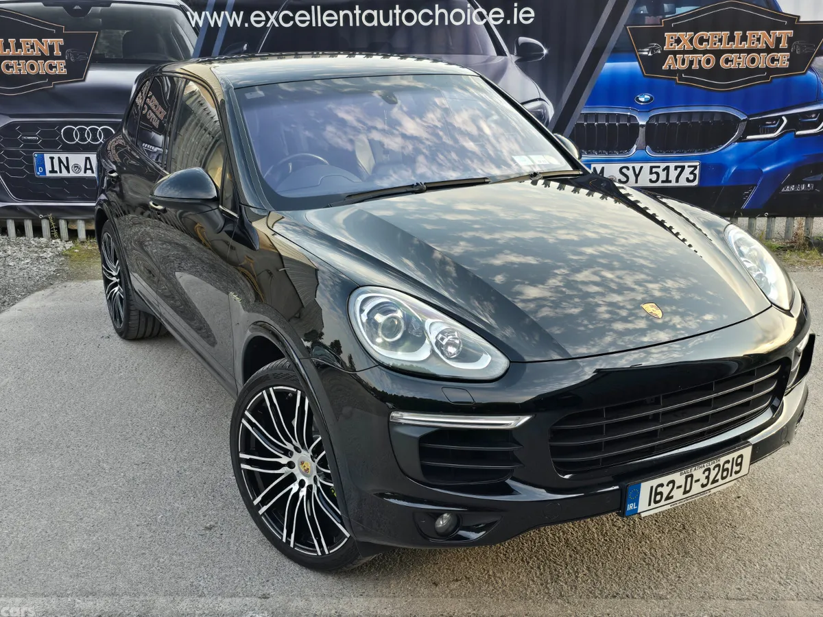 Porsche Cayenne SUV, Petrol Plug-in Hybrid, 2016, Black