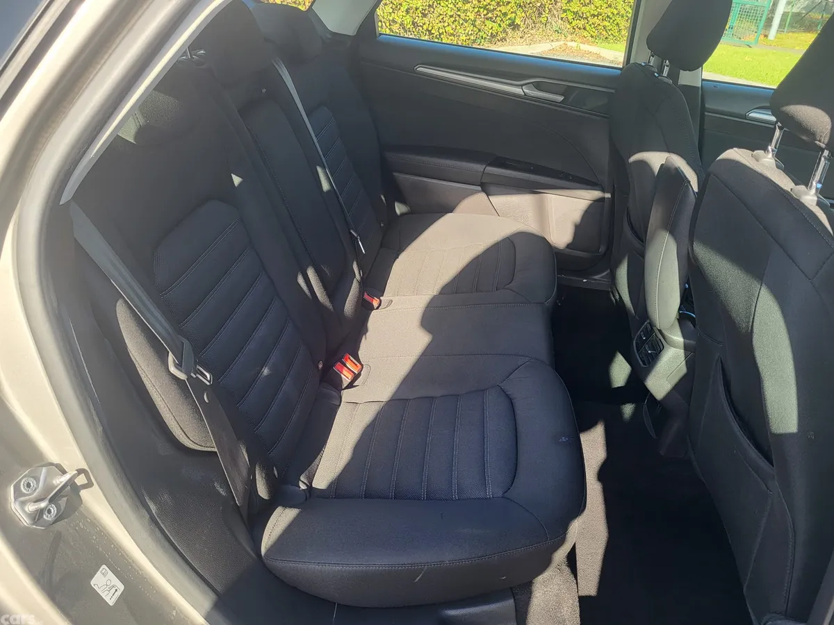 Ford Mondeo Hatchback, Diesel, 2018, Grey