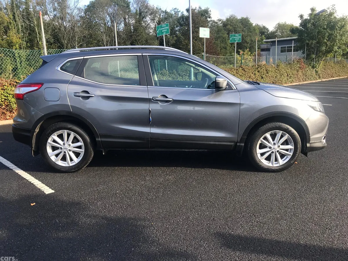 Nissan Qashqai Hatchback, Diesel, 2016, Grey
