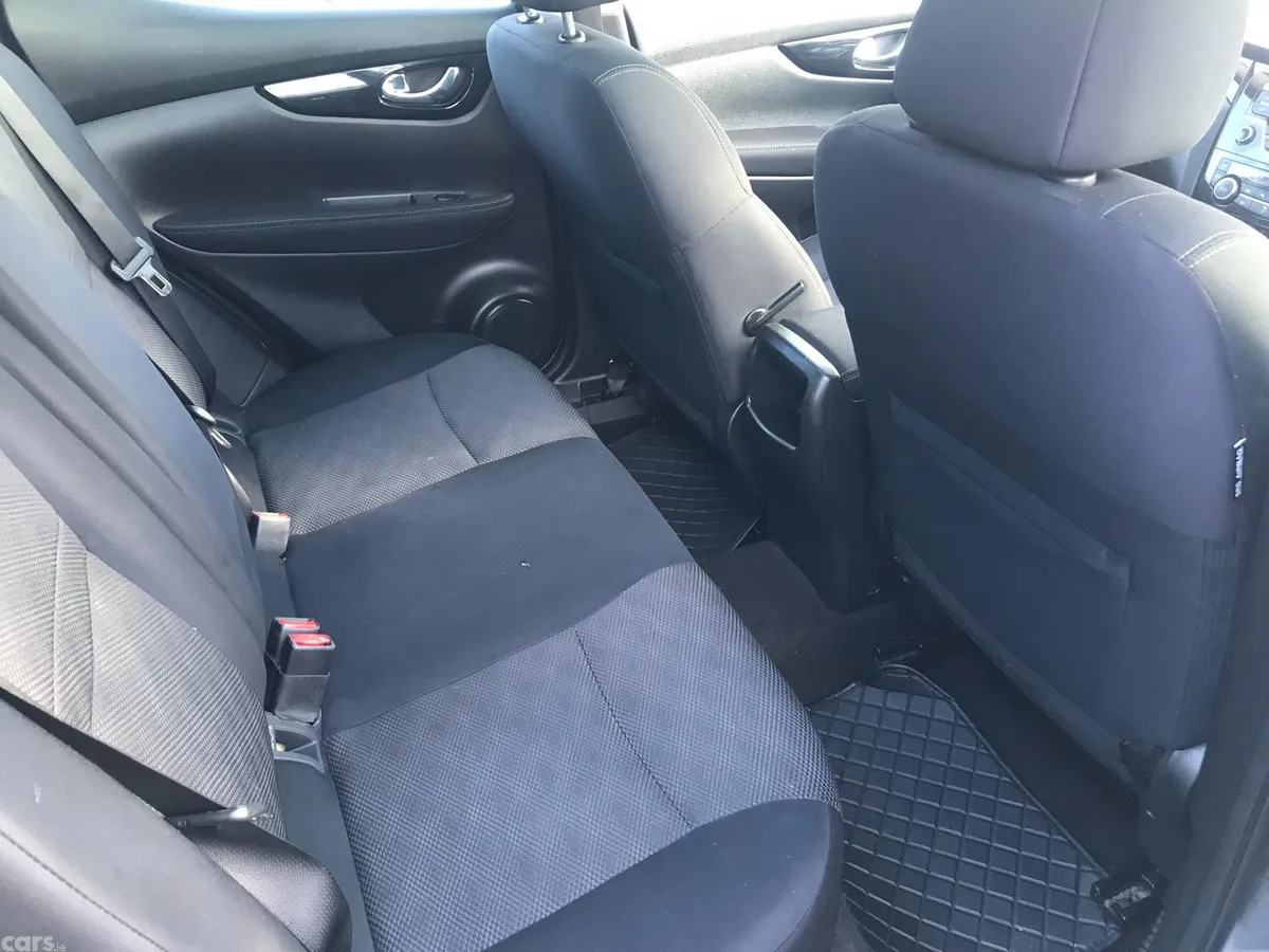Nissan Qashqai Hatchback, Diesel, 2016, Grey
