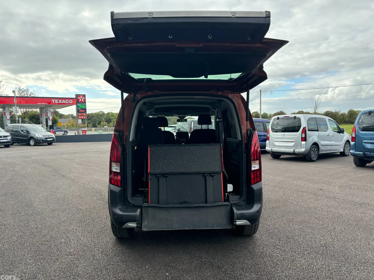 Peugeot Rifter MPV, Diesel, 2019, Gold