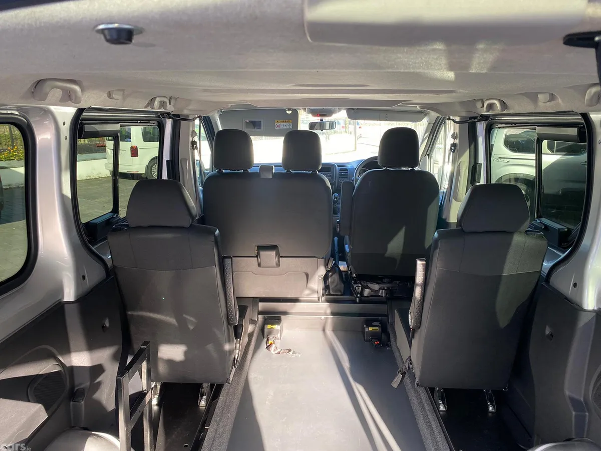 Renault Trafic MPV, Diesel, 2021, Silver