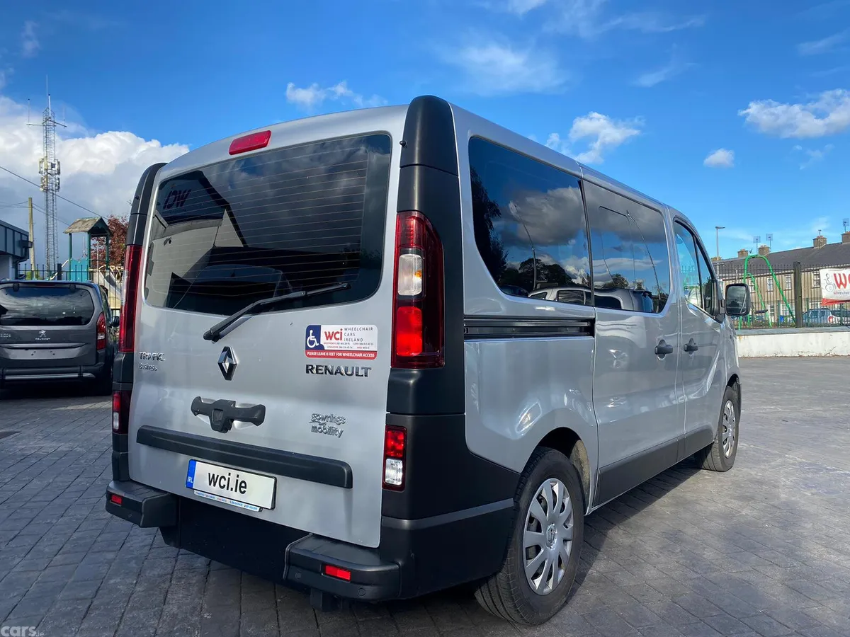 Renault Trafic MPV, Diesel, 2021, Silver