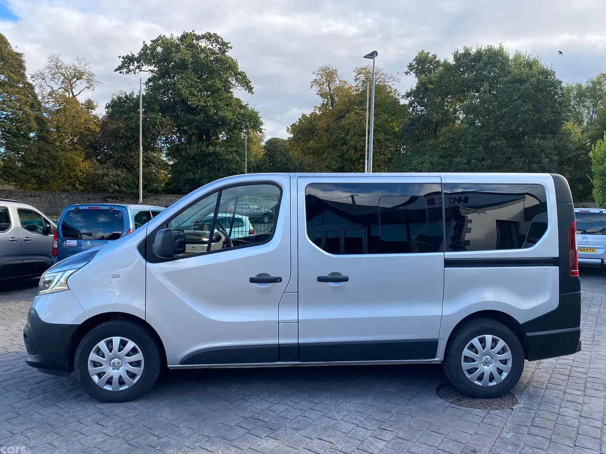 Renault Trafic MPV, Diesel, 2021, Silver