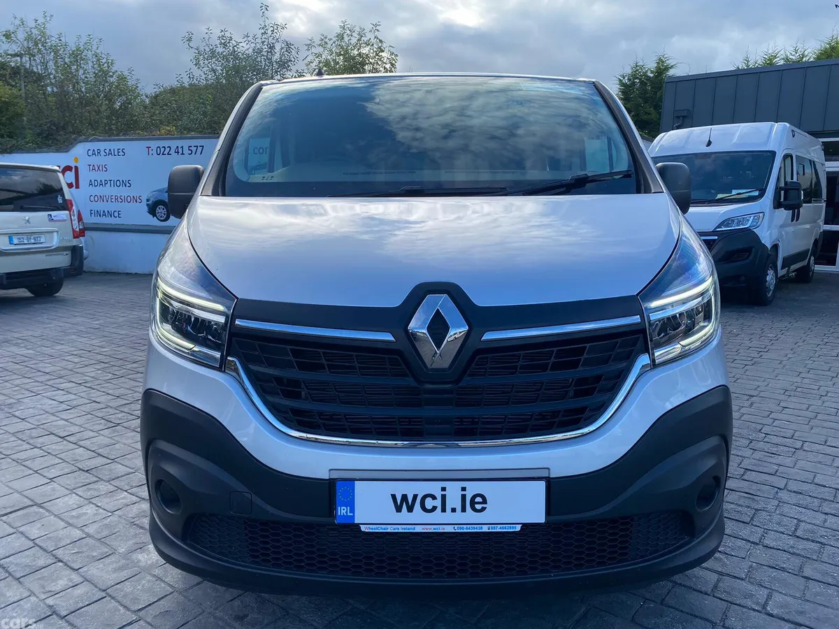 Renault Trafic MPV, Diesel, 2021, Silver