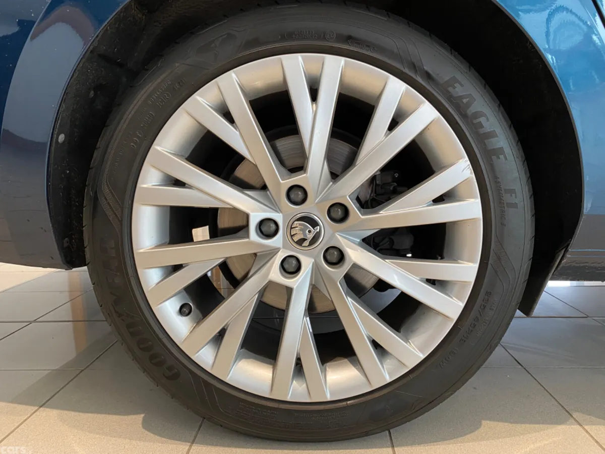 Skoda Superb Saloon, Diesel, 2022, Blue