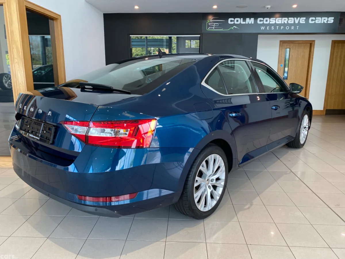 Skoda Superb Saloon, Diesel, 2022, Blue
