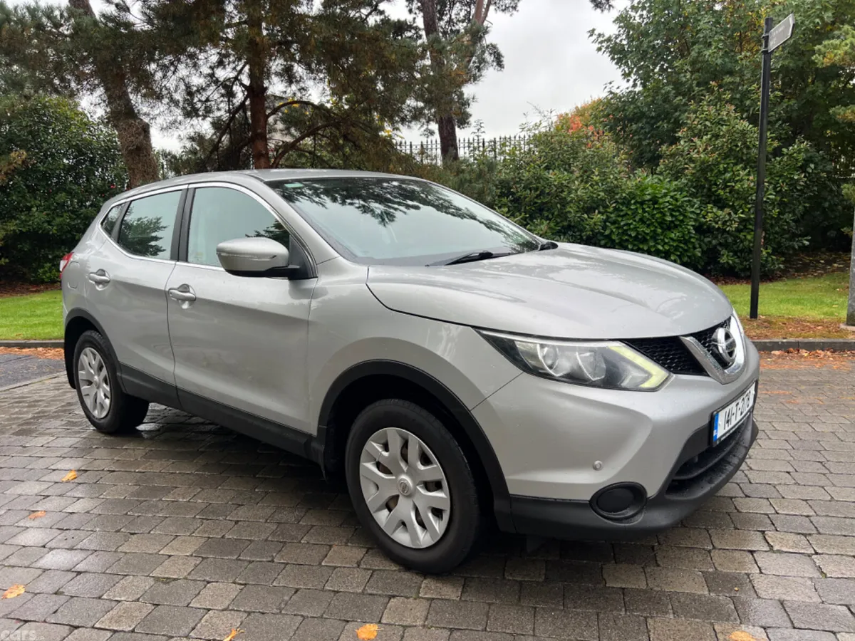 Nissan Qashqai Hatchback, Diesel, 2014, Silver