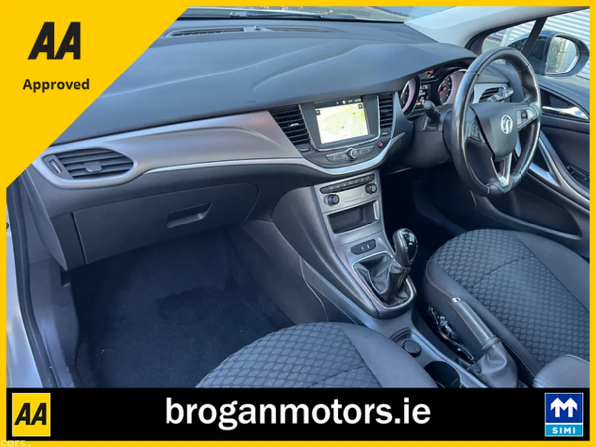 Vauxhall Astra Hatchback, Diesel, 2021, Silver
