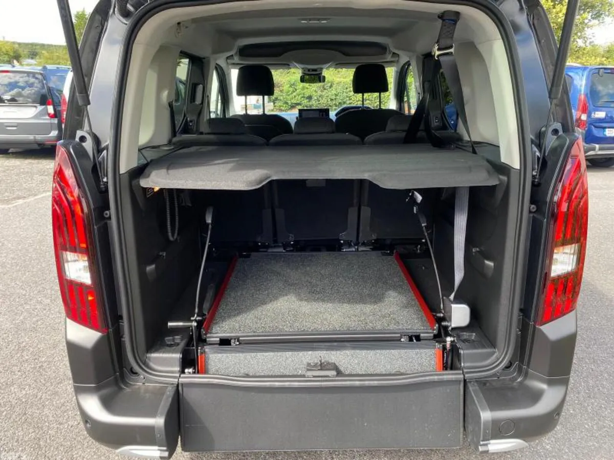 Peugeot Rifter MPV, Diesel, 2026, Black