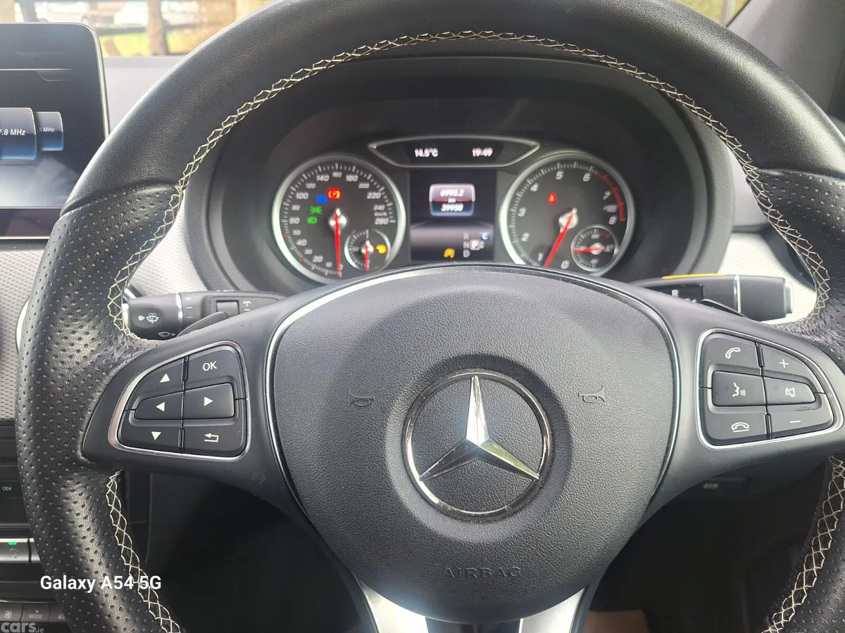 Mercedes-Benz B-Class Hatchback, Petrol, 2018, Red