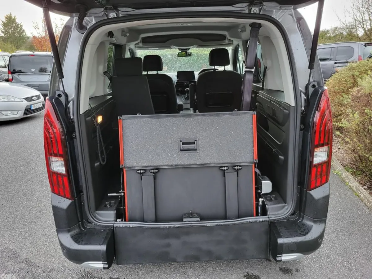 Peugeot Rifter MPV, Diesel, 2022, Grey