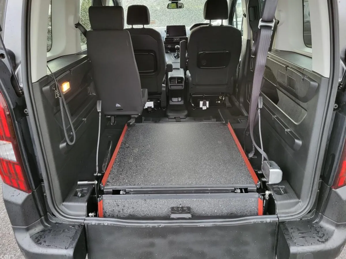 Peugeot Rifter MPV, Diesel, 2022, Grey