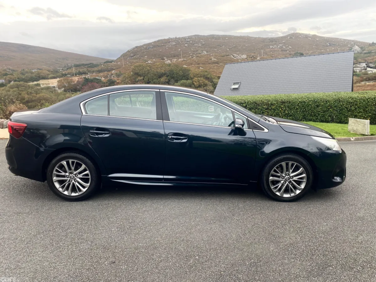 Toyota Avensis Saloon, Diesel, 2015, Grey
