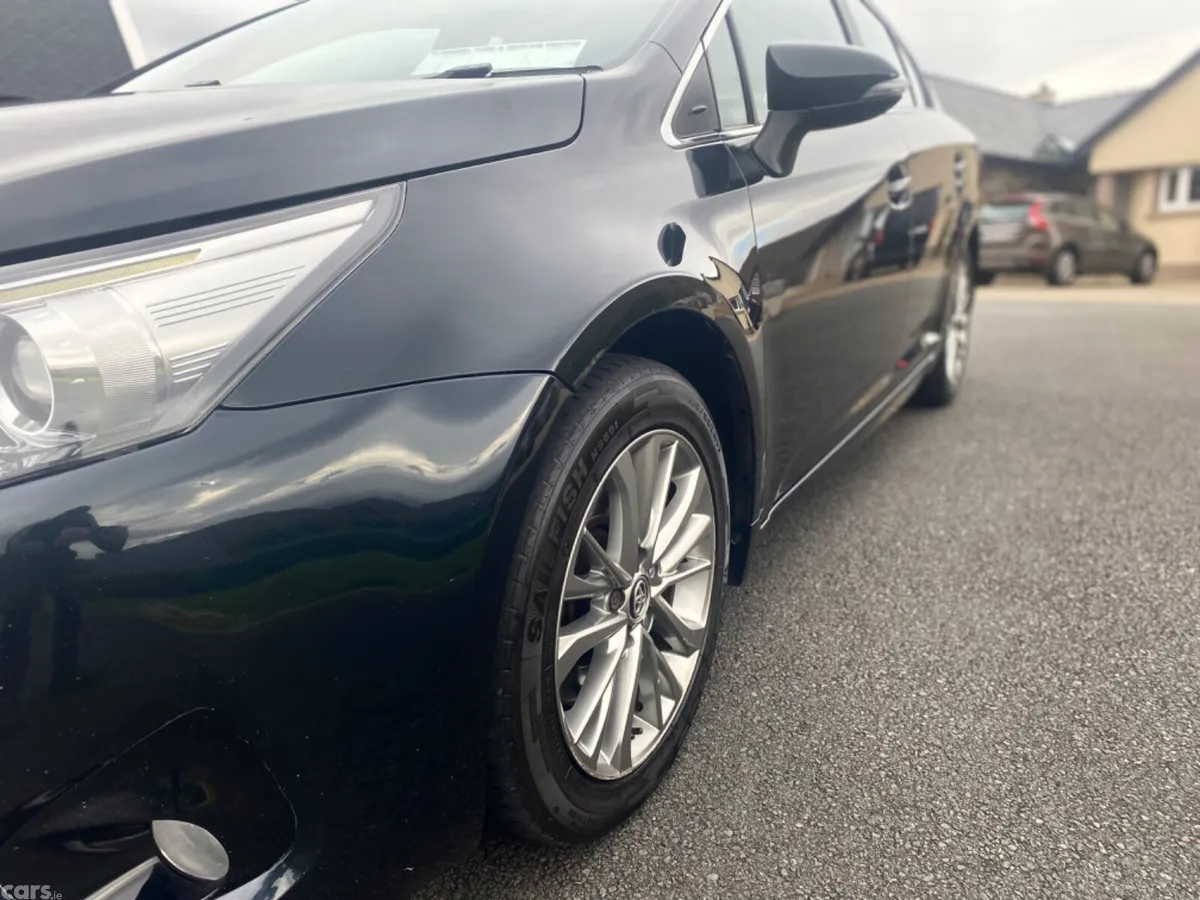 Toyota Avensis Saloon, Diesel, 2015, Grey
