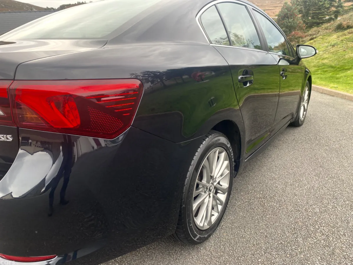 Toyota Avensis Saloon, Diesel, 2015, Grey
