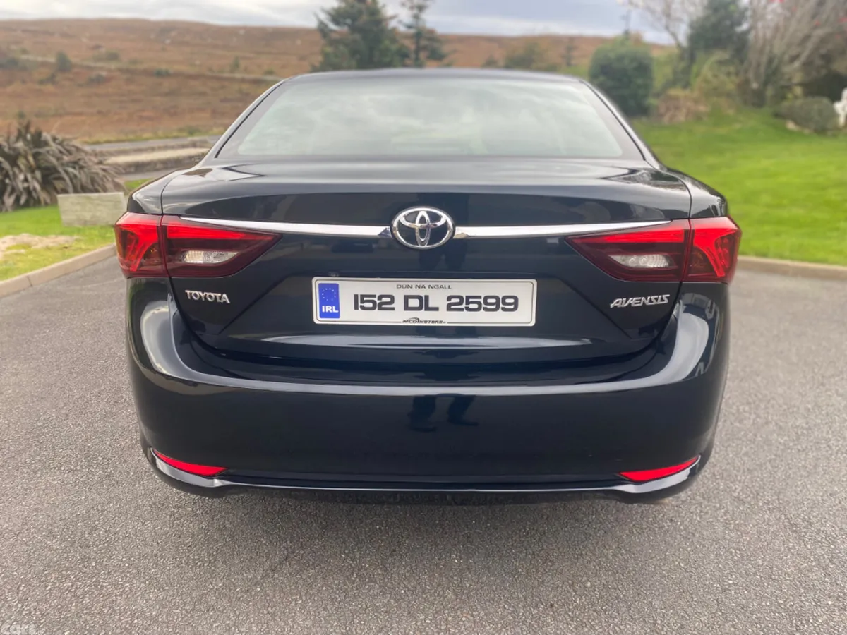Toyota Avensis Saloon, Diesel, 2015, Grey