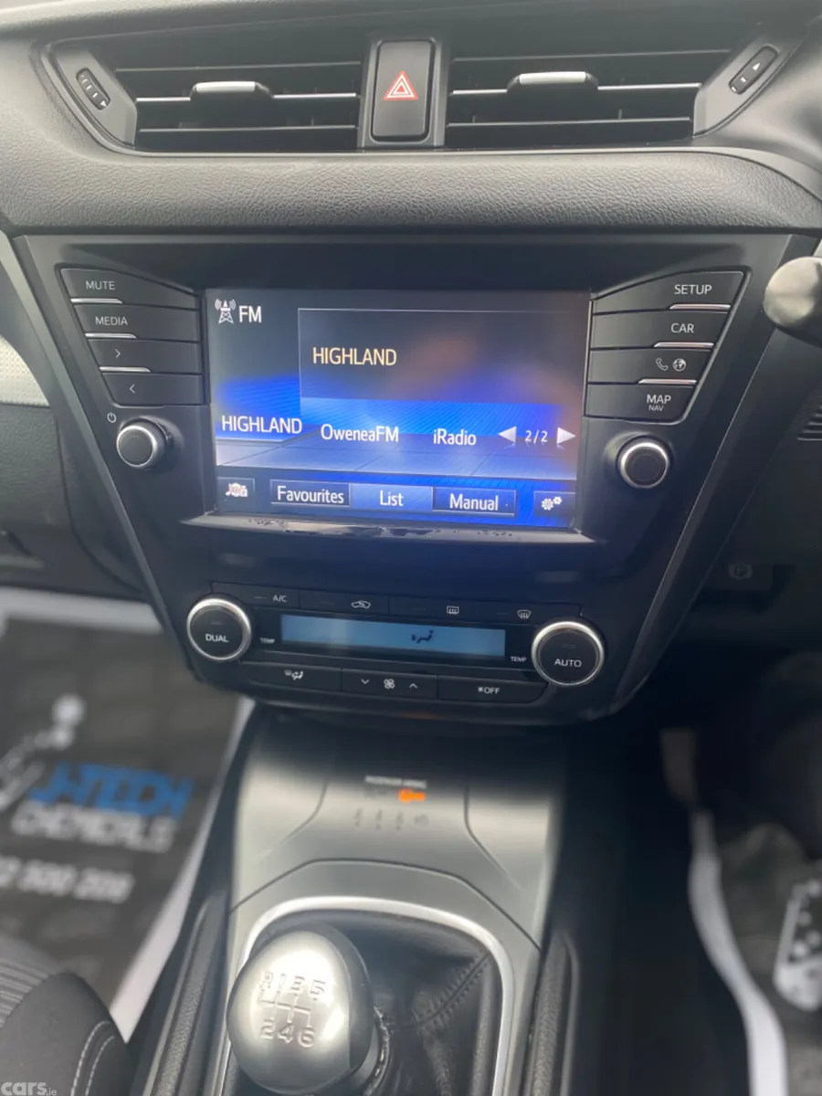 Toyota Avensis Saloon, Diesel, 2015, Grey