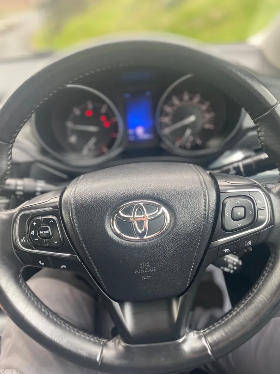 Toyota Avensis Saloon, Diesel, 2015, Grey